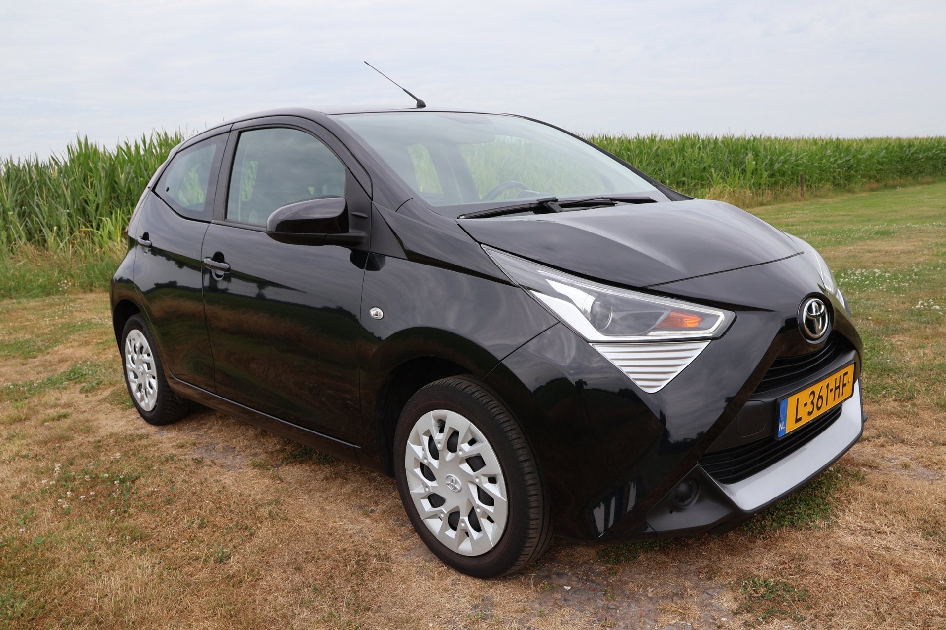 Toyota Aygo 1.0 VVT-i x-play|Parkeercamera|Carplay|Bluetooth, Voorwielaandrijving, Stof, Gebruikt, Euro 6