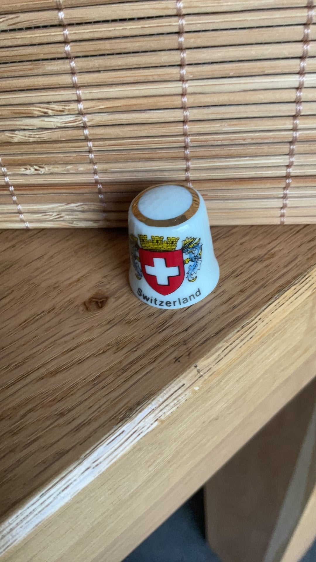 Switzerland vingerhoed vingerhoedje vingerhoedjes, Verzenden, Nieuw, Porselein, Buitenland