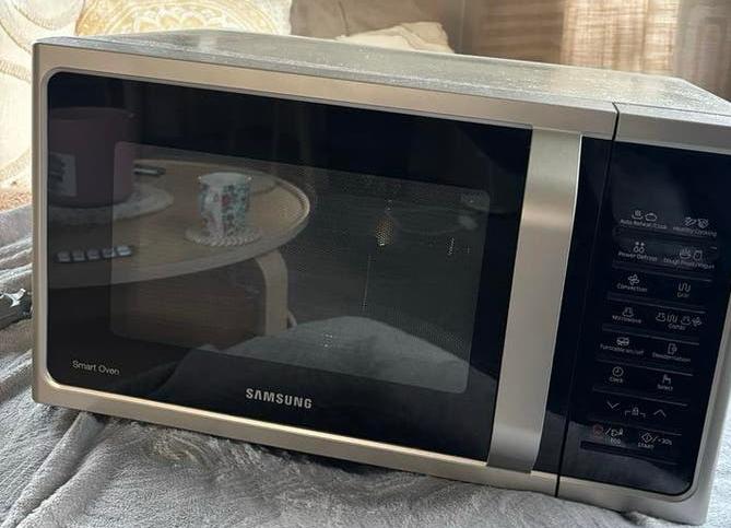 Samsung Combimagnetron MC28H5015AS - Zo goed als nieuw, Ophalen, Combimagnetron, Grill, Zo goed als nieuw