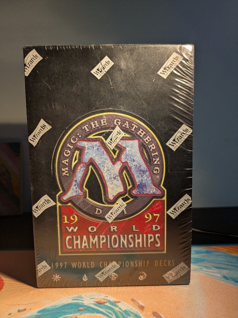 MTG 1997 WCD Display Box (Sealed - 12 Decks), Ophalen of Verzenden, Nieuw, Speeldeck
