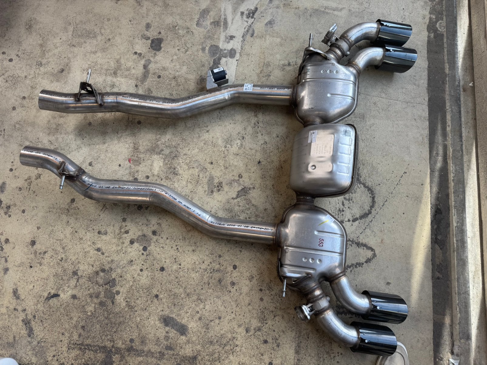 Nieuwe uitlaat voor BMW M5 (2025) - Origineel onderdeel, Ophalen, Nieuw, BMW