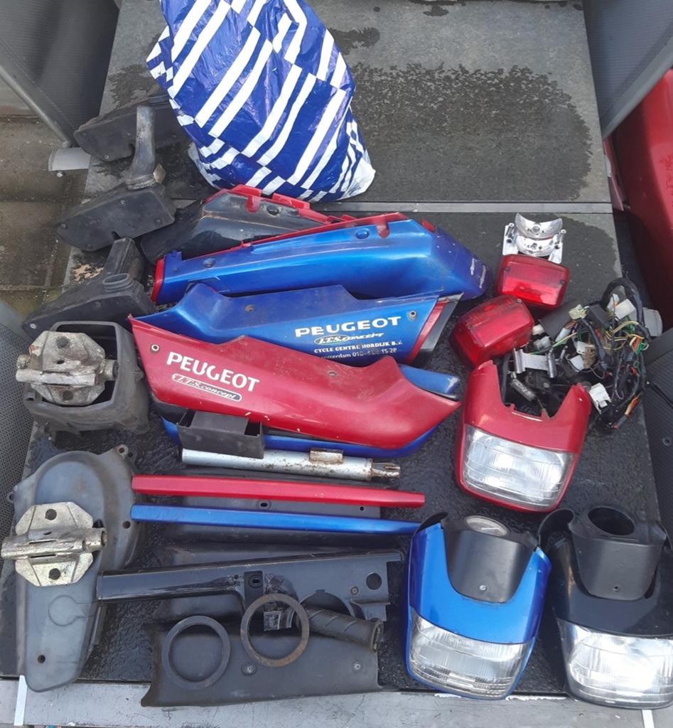 Te Koop Peugeot Fox Onderdelen Alles Gaat In Een Koop Weg, Fietsen en Brommers, Brommers | Peugeot, Ophalen, Gebruikt, Fox