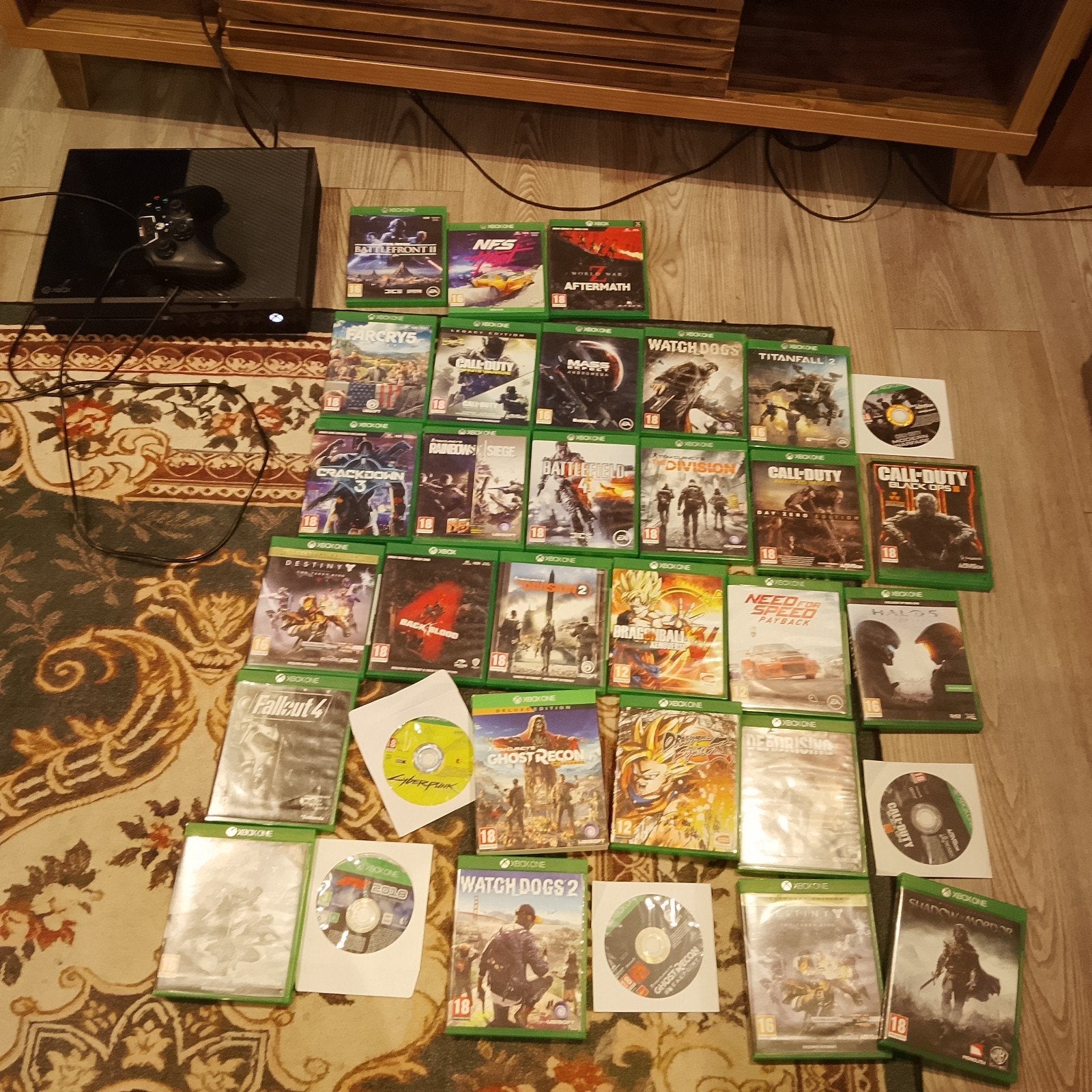 Xbox One met controller, kabels en 32 games, Ophalen, Xbox One, Zo goed als nieuw, Met 1 controller