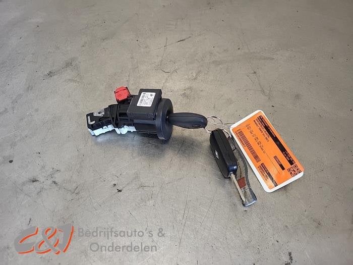 Kontaktslot + Sleutel van een Renault Trafic, Gebruikt, -, Renault, -