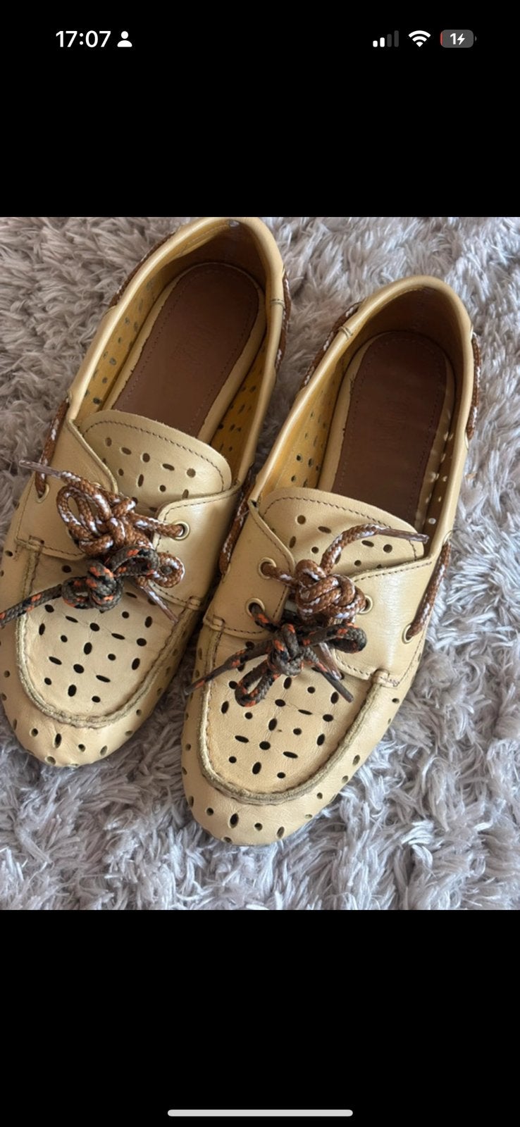 Toral loafer 39 een keer aangehad, Kleding | Dames, Schoenen, Ophalen of Verzenden, Zo goed als nieuw, Geel, Sneakers of Gympen