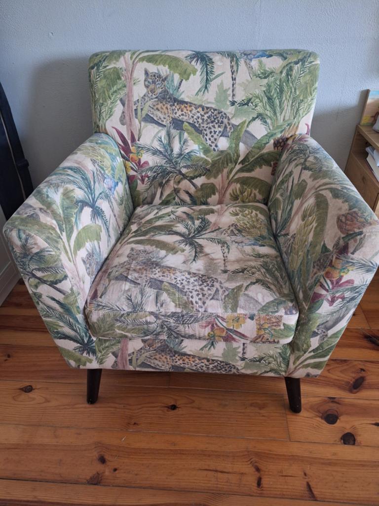 Comfortabele fauteuil met jungleprint, 70x70 cm, Ophalen, Gebruikt, Minder dan 75 cm, Jungle, Tropisch, Modern