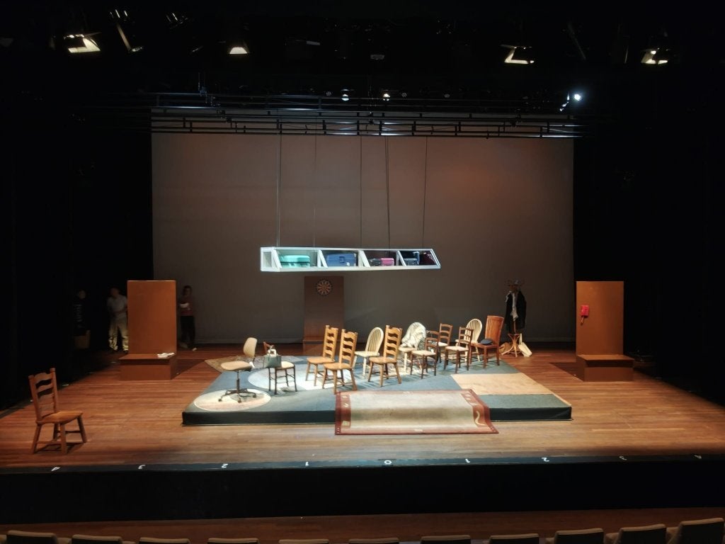 Decorstukken uit musical Come From Away, Ophalen, Zo goed als nieuw