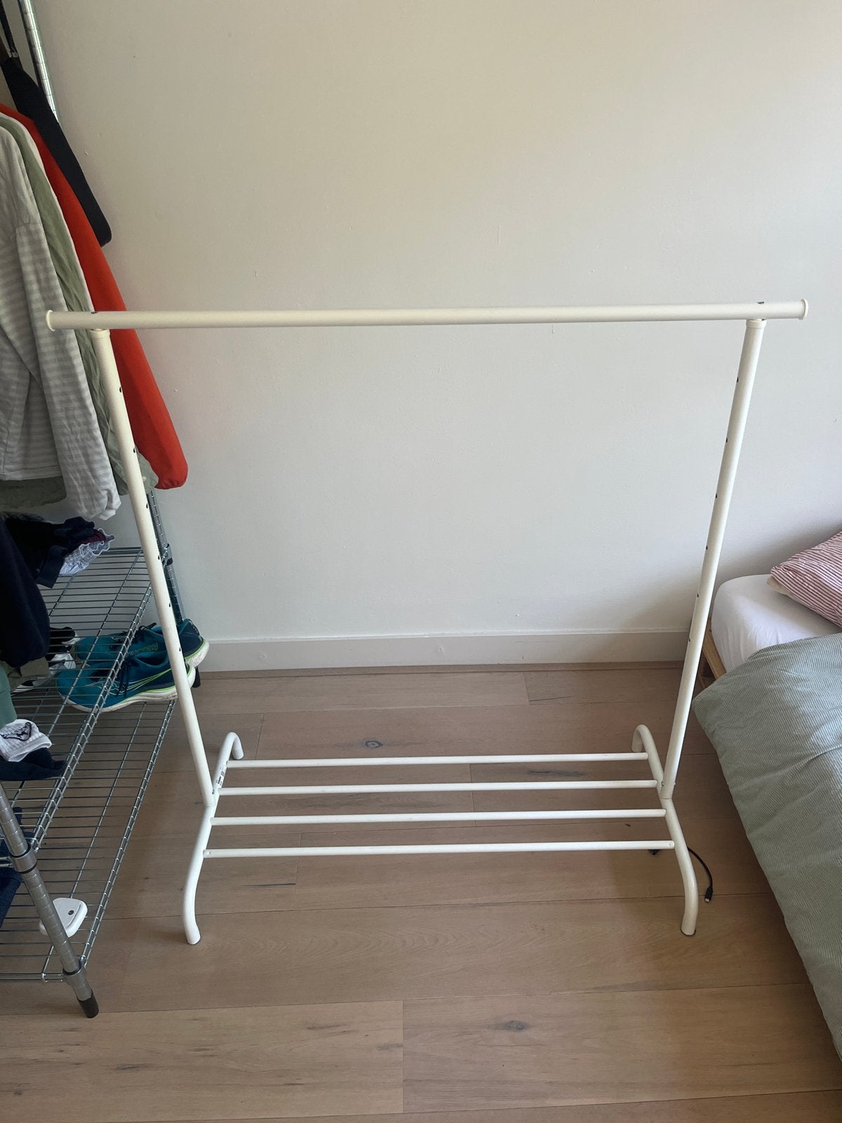 Ikea kledingrek, Ophalen, Zo goed als nieuw