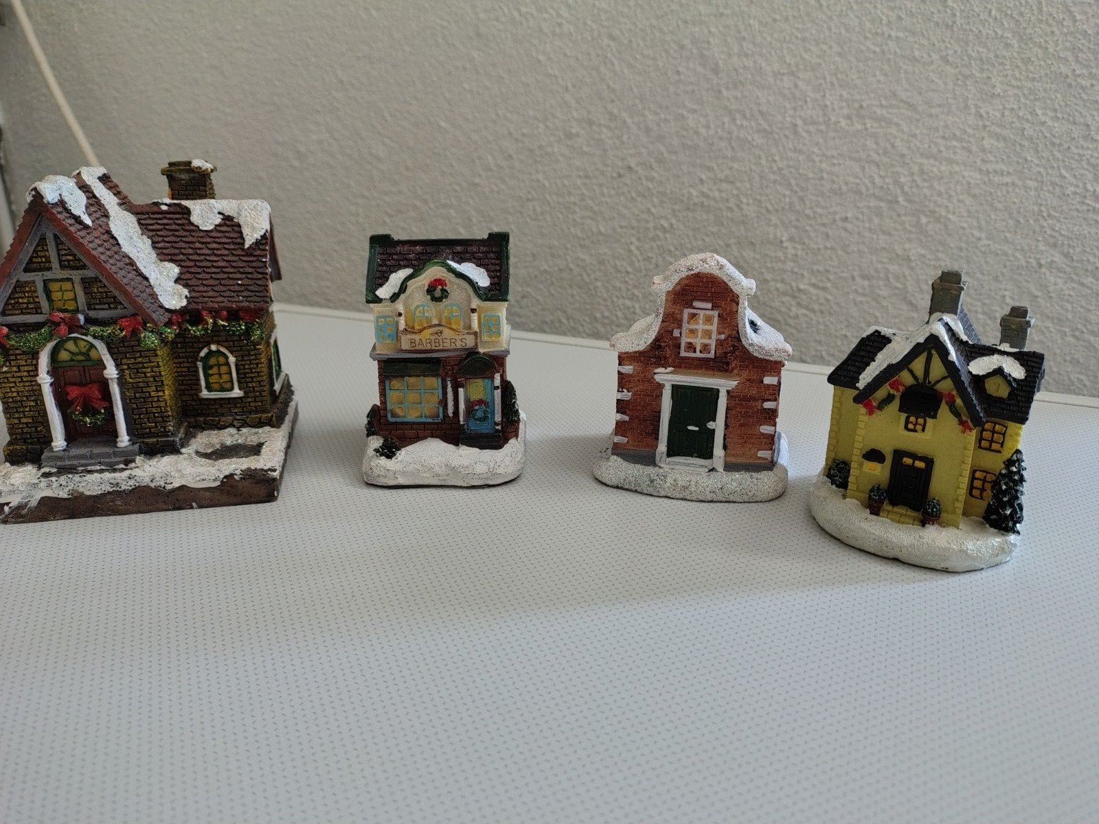 4 Kleine kersthuisjes te koop, Ophalen