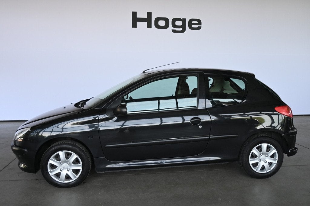 Peugeot 206 1.4 Pop' Art Elektrisch Pakket! Direct Leverbaar, Auto's, Peugeot, Voorwielaandrijving, Stof, 4 cilinders, Zwart