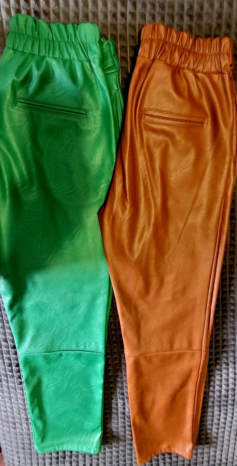 2 Chastar PU Leren Broek - Groen en Bruin (XL), Kleding | Dames, Chastar, Maat 46/48 (XL) of groter, Nieuw, Ophalen of Verzenden