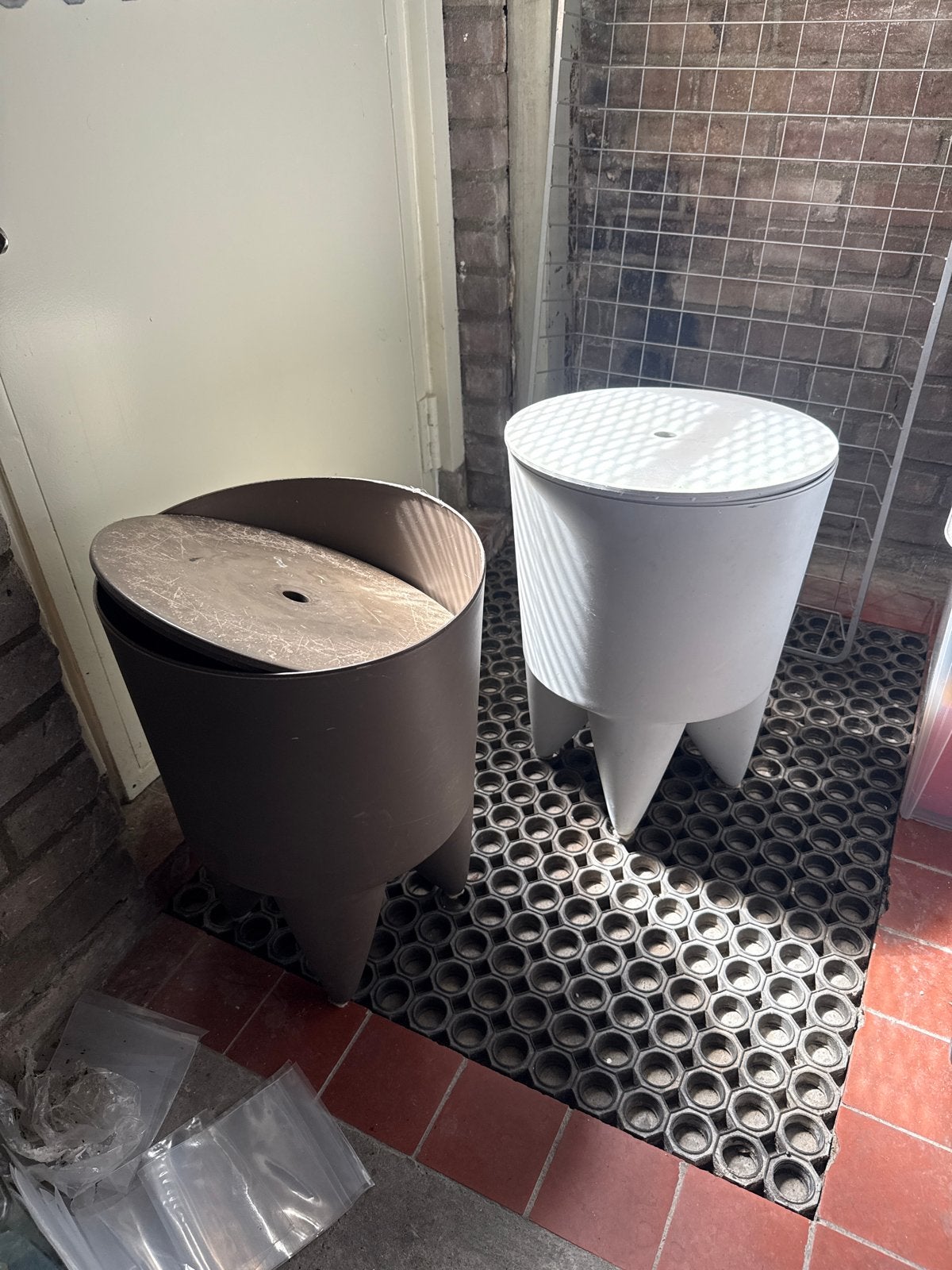 Philippe Starck design krukjes / bijzettafels – 2 stuks, Huis en Inrichting, Krukjes, Ophalen of Verzenden, Gebruikt, Hout