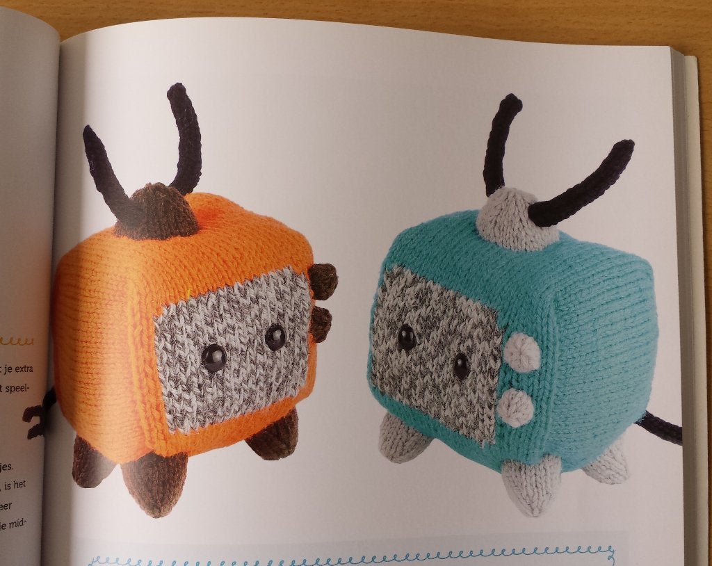 Amigurumi - Vrolijke Knuffels Breien - Anna Hrachovec -2010, Gebruikt, Ophalen of Verzenden, Patroon of Boek, Nvt