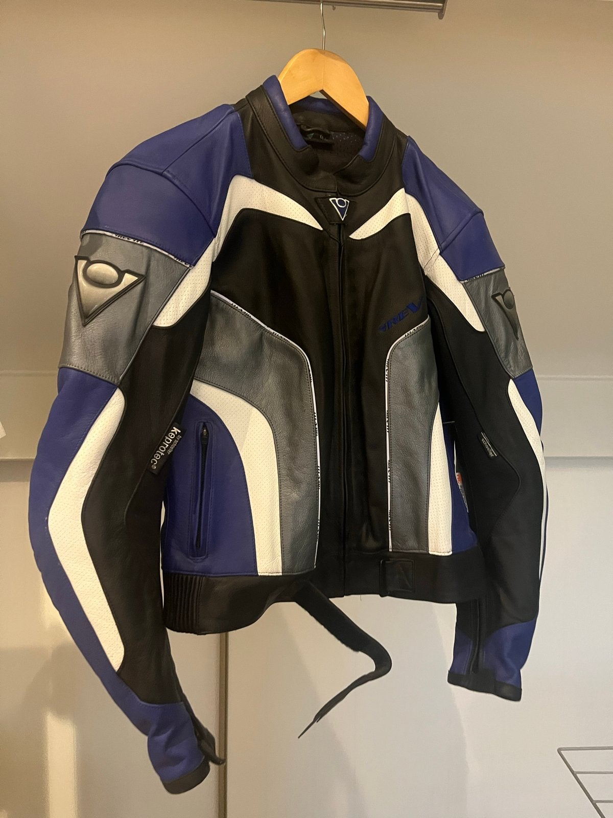 REV'IT! Motorjas Leer - Blauw/Zwart/Wit - Maat 42, Ophalen, Tweedehands, Heren, Jas | leer