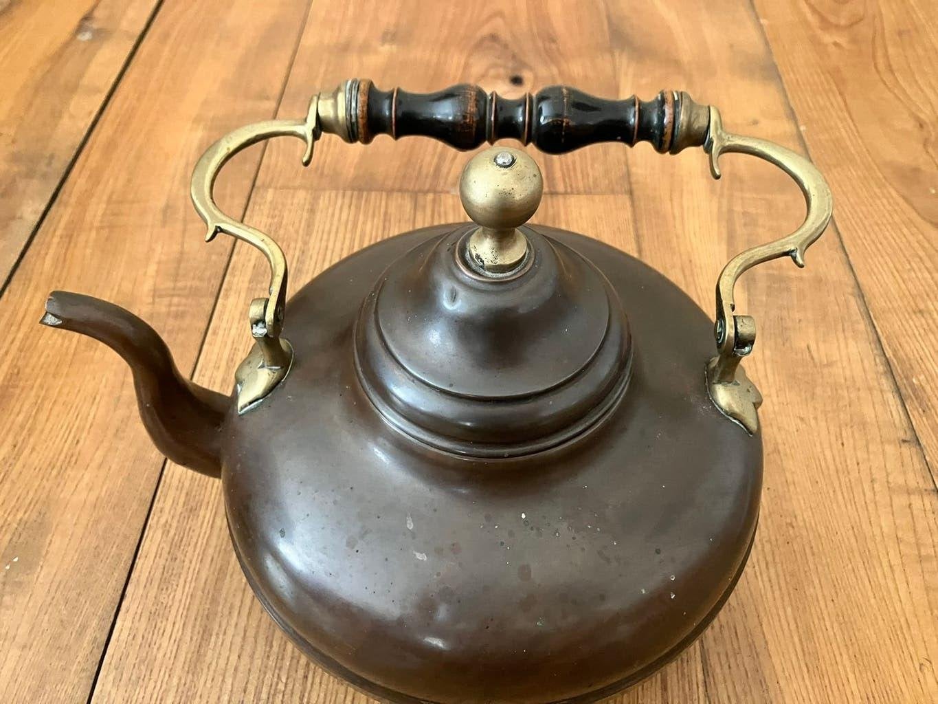 Antieke koperen ketel met houten handgreep, Verzamelaar, Antiek en Kunst, Antiek | Koper en Brons, Ophalen, Koper