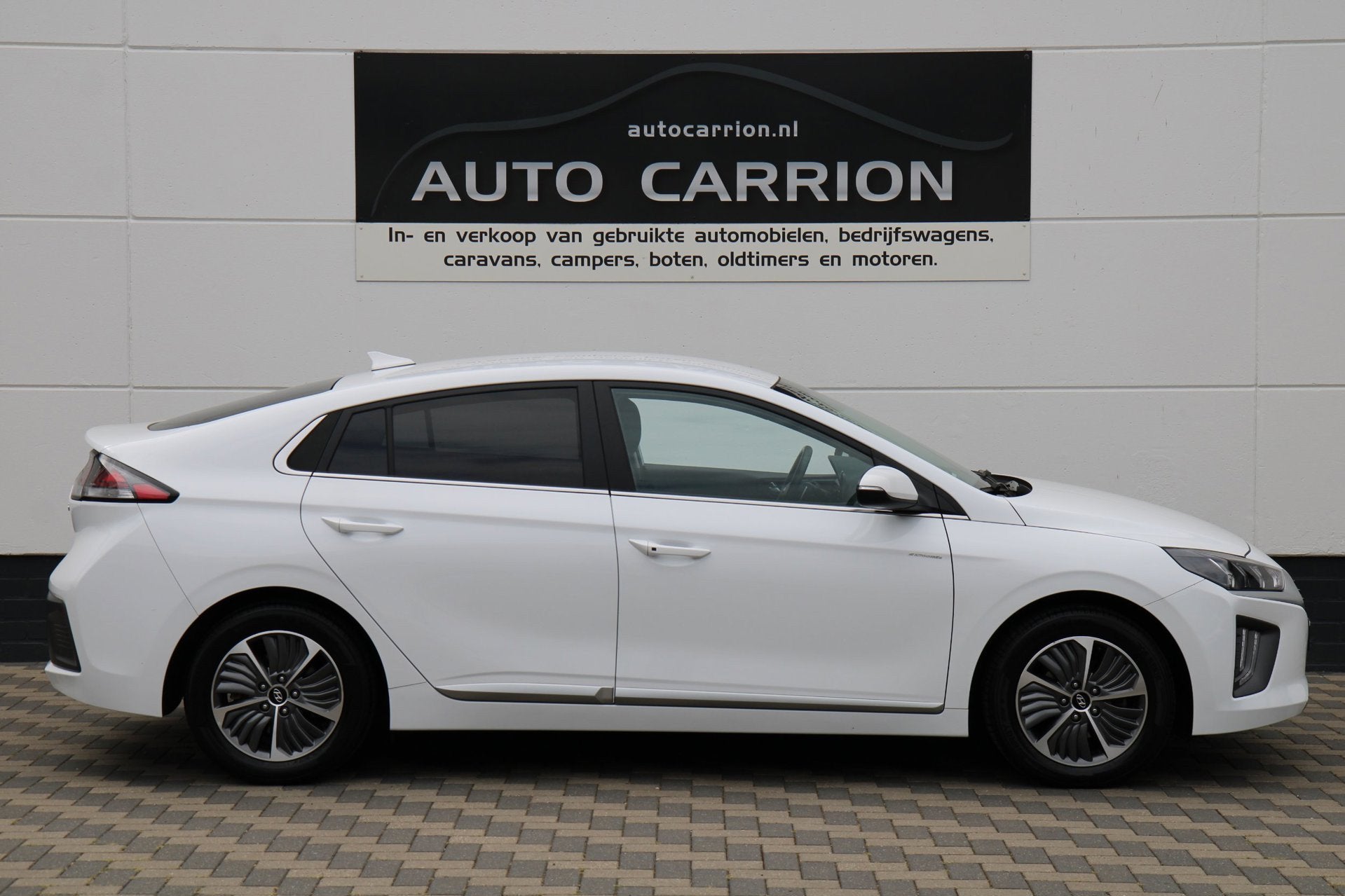 Hyundai IONIQ 1.6 GDi PHEV Carplay Camera Dealer Ond. !, Auto's, 8 kWh, Stof, Gebruikt, Zwart
