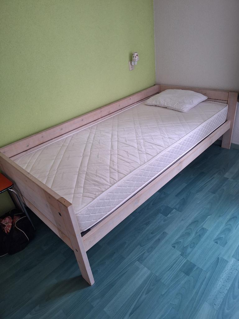 Bed 1 persoons Merk Lifetime 90x200 cm hout whitewash - ZGAN, 85 tot 100 cm, Zo goed als nieuw, 180 cm of meer, Ophalen