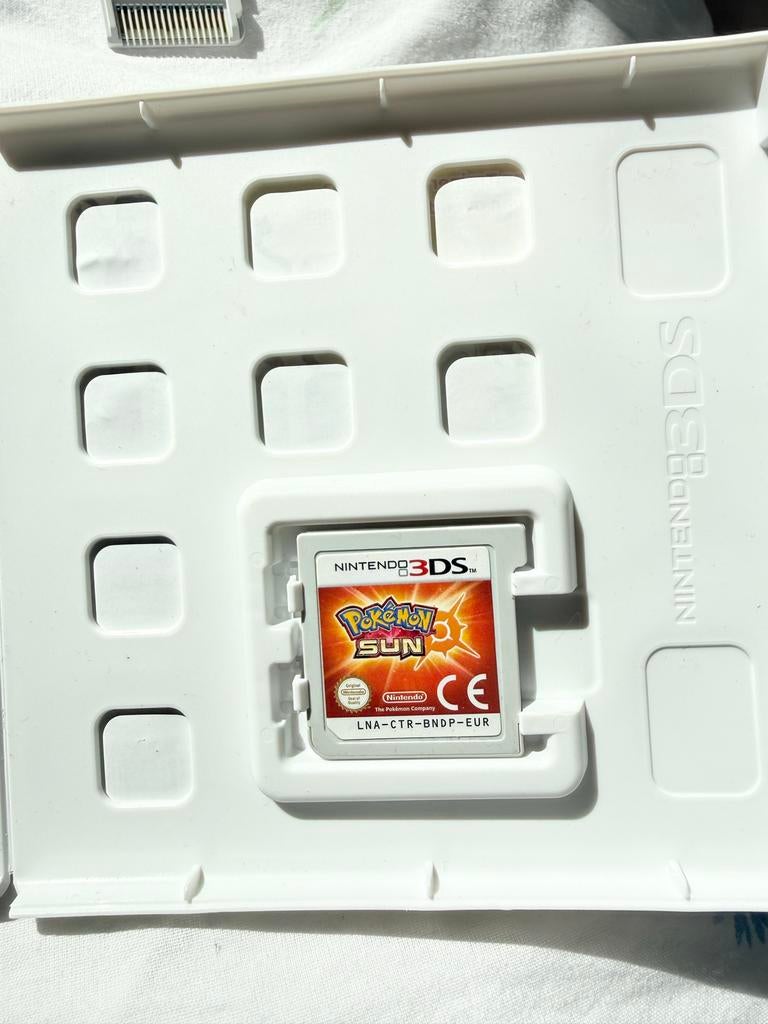 Pokemon Sun (Nintendo 3DS) - Goede staat, case beschadigd, Online, 1 speler, Ophalen of Verzenden, Zo goed als nieuw
