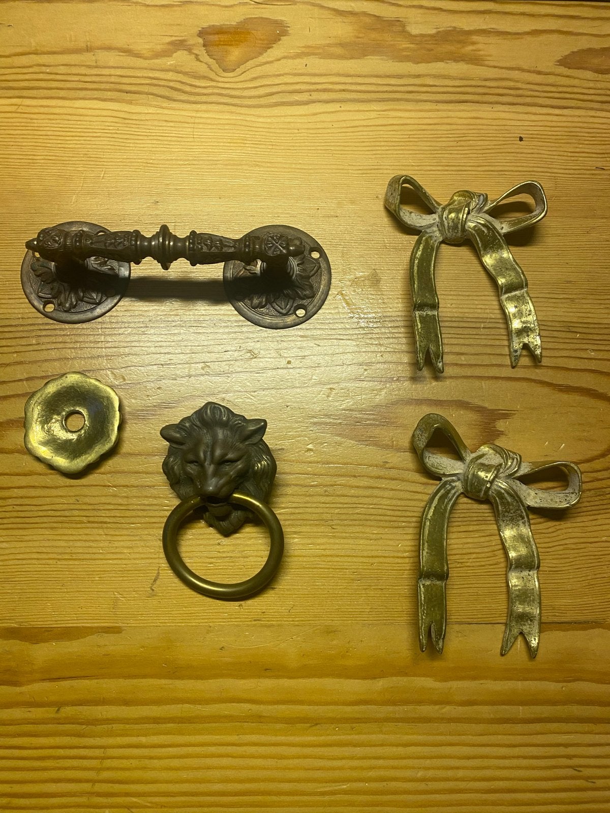 Antieke messing deurbeslag en decoratieve elementen, Ophalen of Verzenden