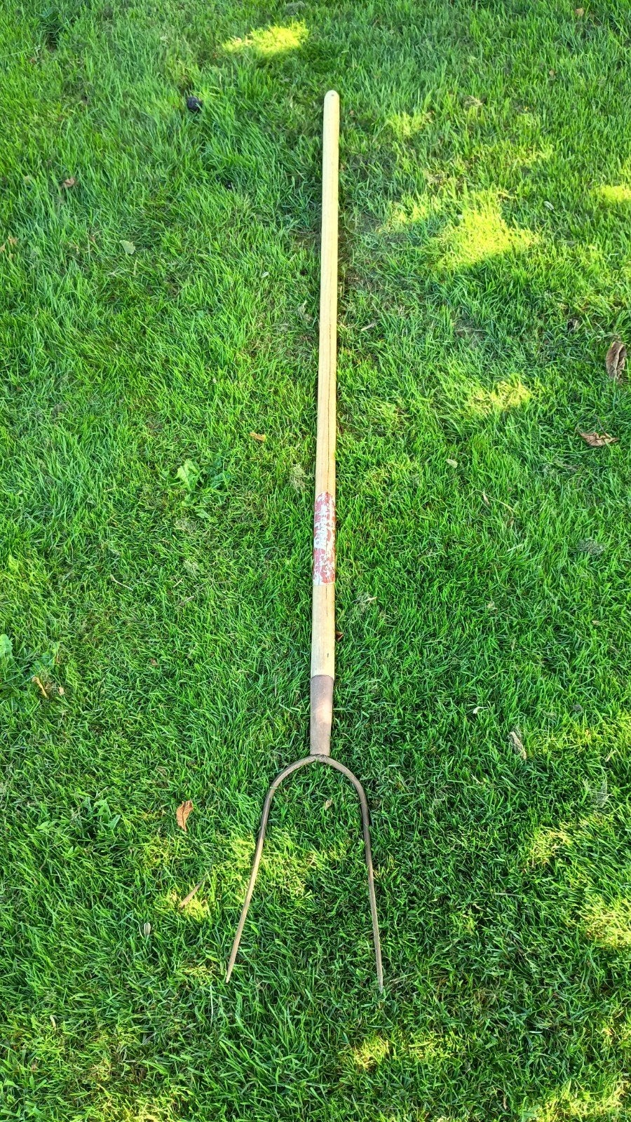 Gebruikte tuinvork hooivork tweetand gaffel met houten steel, Ophalen, Gebruikt, Vork, Onbekend
