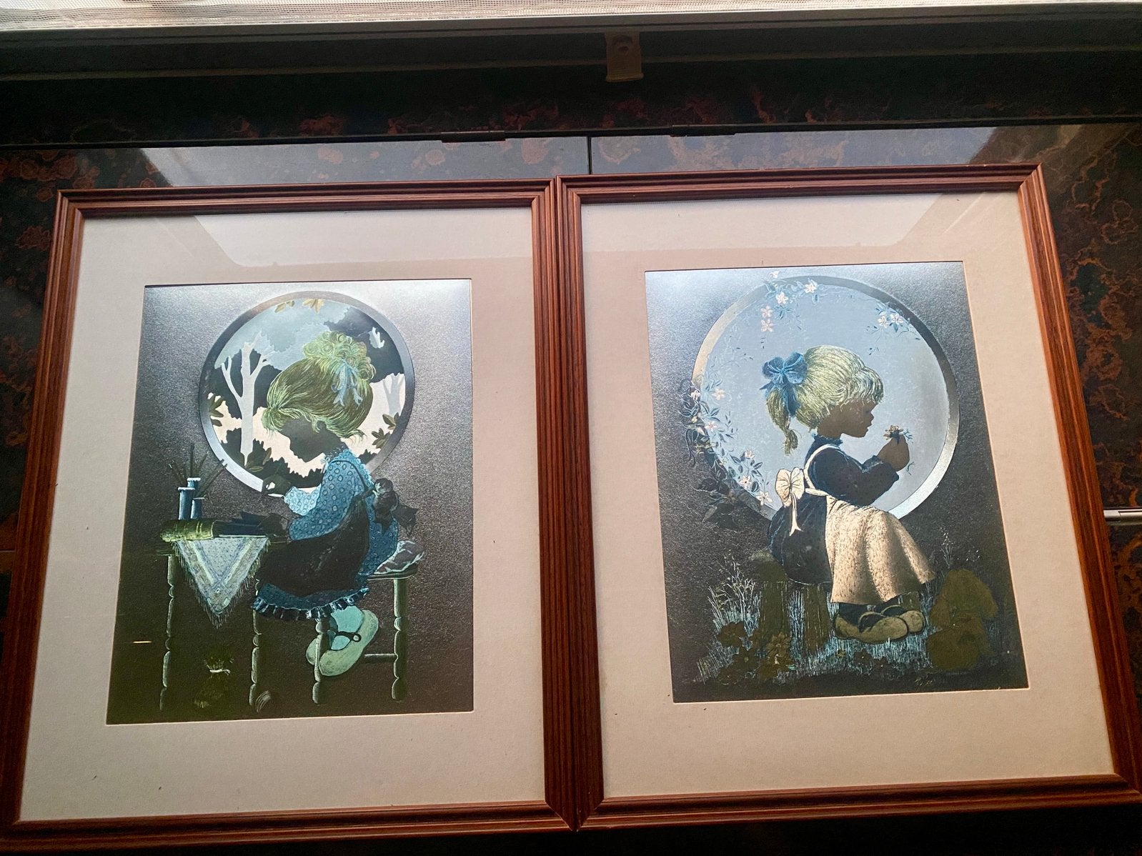 Set van 2 Vintage Sarah Kay Prints - Meisje met Hond & Mei, Antiek en Kunst, Kunst | Schilderijen | Klassiek, Achter glas, Portret of Personen