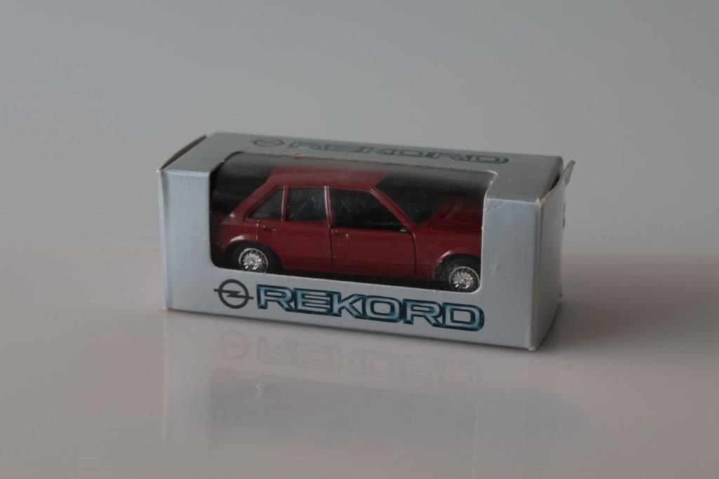 Unieke Opel rekord E1 rood 4 deurs Gama-Mini in Opel doosje, Hobby en Vrije tijd, Ophalen of Verzenden, Zo goed als nieuw, Auto