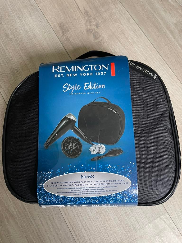 NIEUW Remington haardroger / fohn set in tas, Ophalen, Nieuw, Föhn of Haardroger