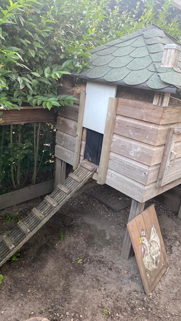 Kippenhok hooiberg, Dieren en Toebehoren, Pluimvee | Toebehoren, Ophalen of Verzenden, Zo goed als nieuw, Kippenhok of Kippenren