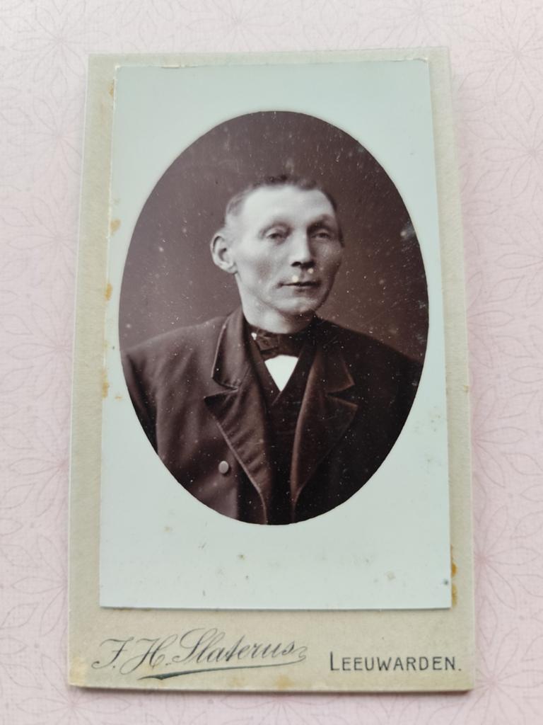 Antieke Carte de Visite Foto J.H. Slaterus Leeuwarden, Verzamelen, Ophalen of Verzenden, Voor 1940, Gebruikt, Foto
