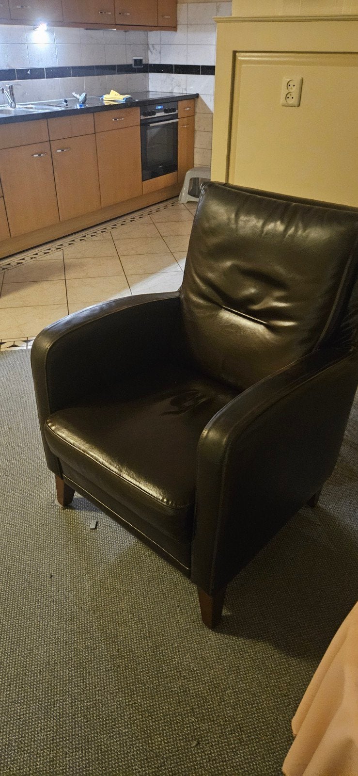 Comfortabele leren fauteuil, Huis en Inrichting, Ophalen, Gebruikt, 75 tot 100 cm, Leer