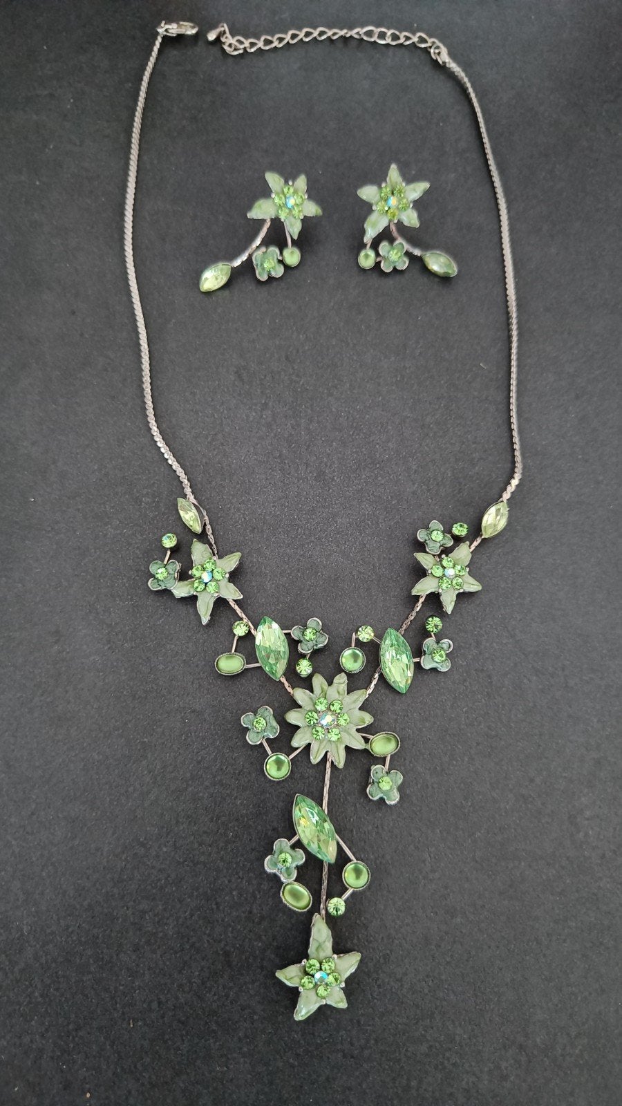 Setje ketting en oorbellen met edelweiss bloemen.., Overige materialen, Met kristal, Ophalen of Verzenden, Zo goed als nieuw