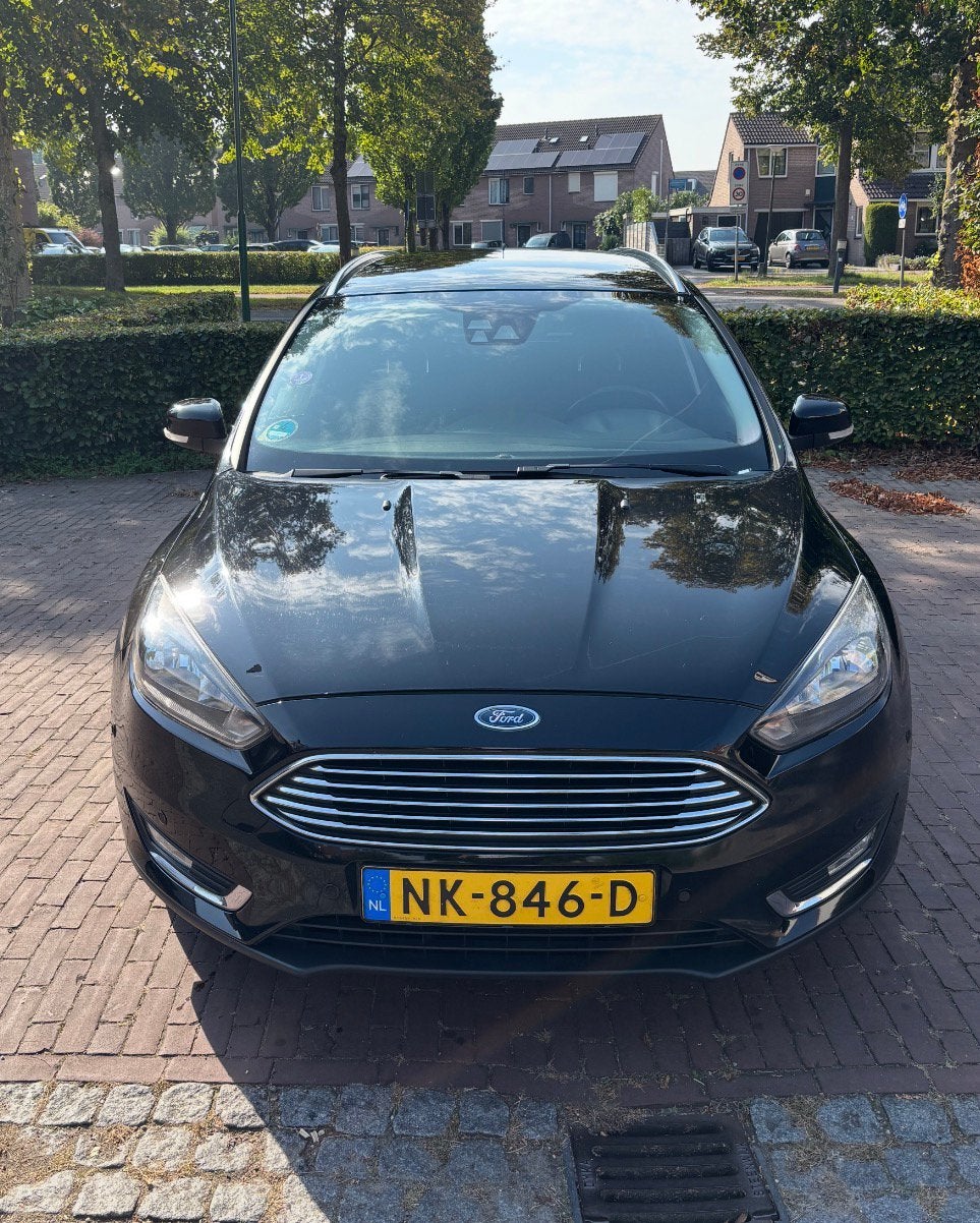 Ford Focus Wagon 1.0 - 125 PK AUT 2016 -179.500 km, Zwart, Zwart, 1245 kg, Particulier
