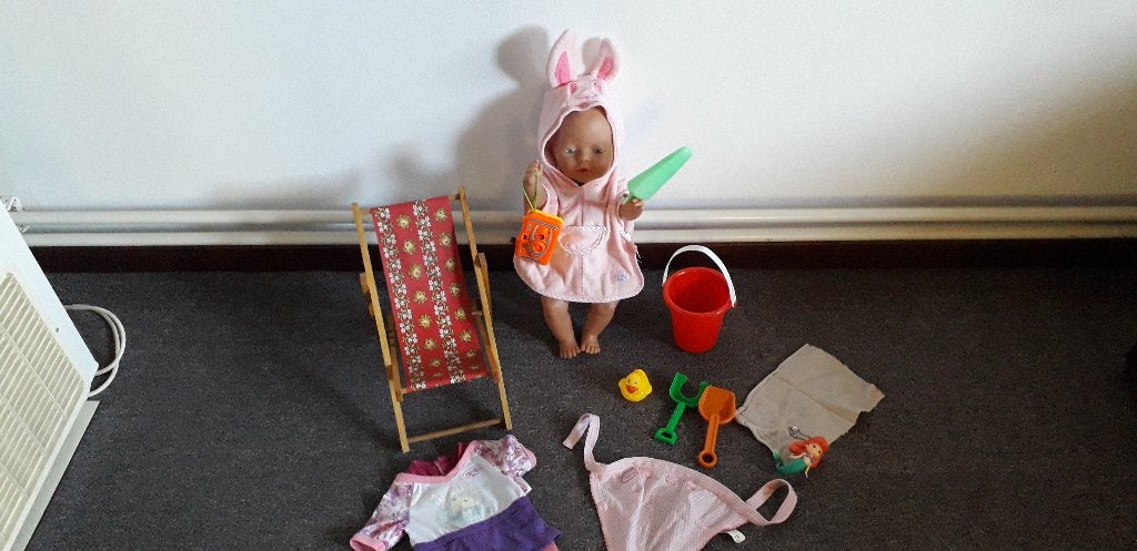 baby born pop met strandstoel en veel acc, Ophalen, Zo goed als nieuw, Babypop