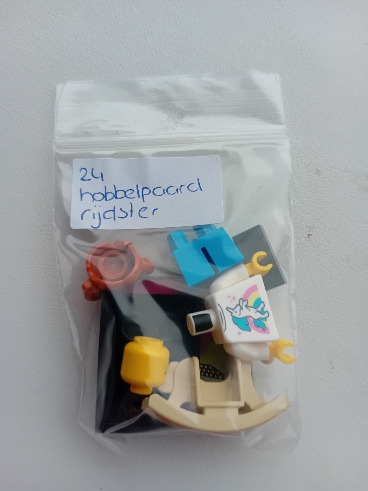 Lego minifiguur hobbelpaardrijdster nieuw, CMF 24, Lego, Nieuw, Ophalen of Verzenden, Minifiguur