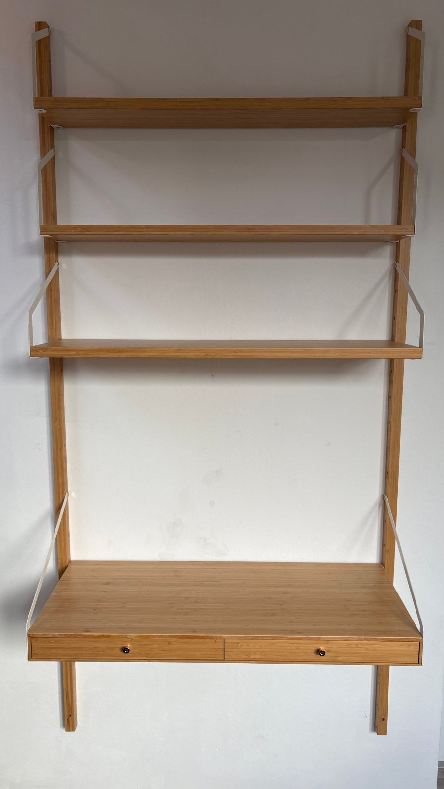 IKEA SVALNÄS wandrek met bureau (Thuiswerkplek), Huis en Inrichting, Ophalen, Zo goed als nieuw