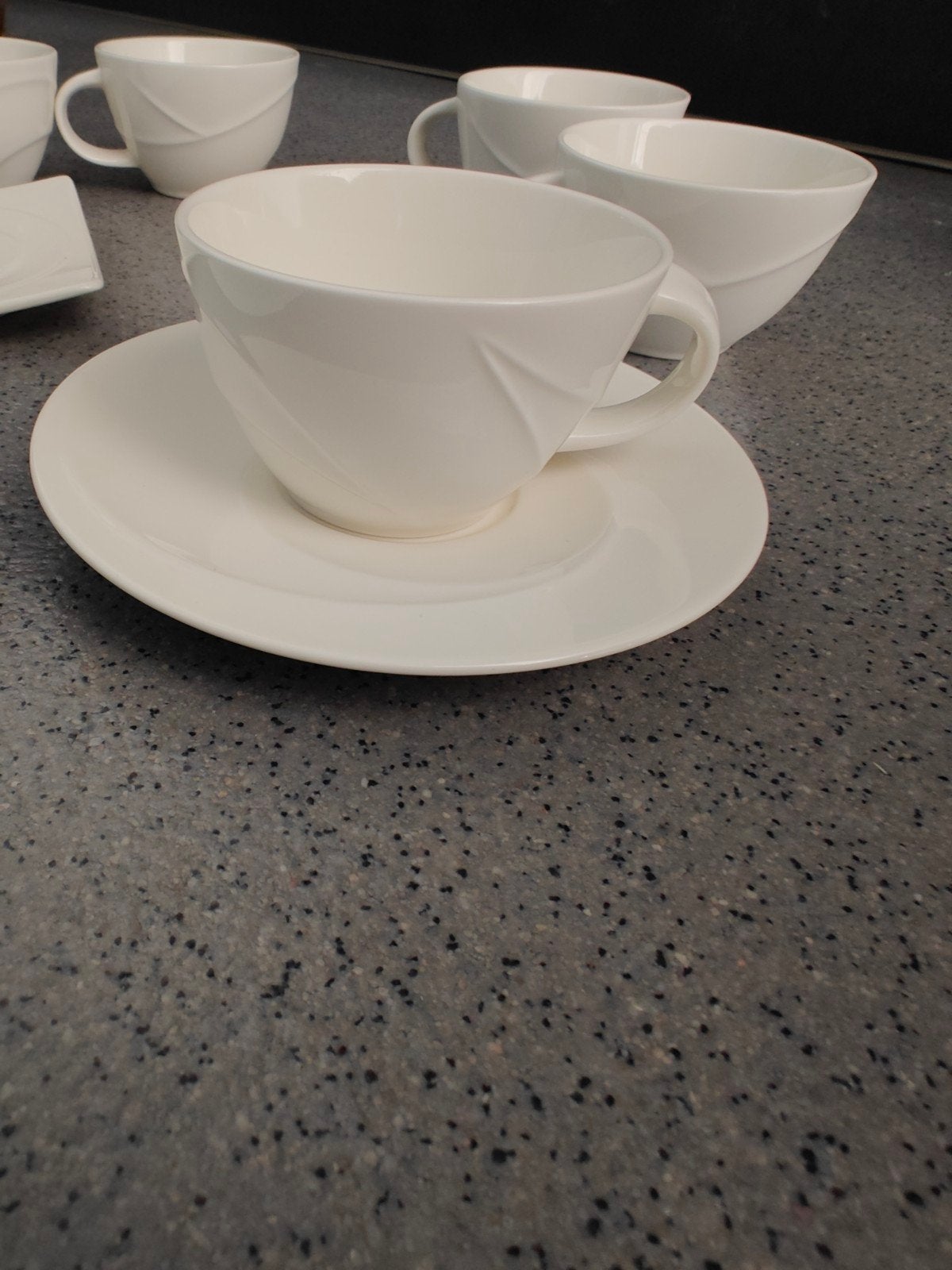 Spirit Servies: diverse kopjes en schoteltjes, Huis en Inrichting, Keuken | Servies, Zo goed als nieuw, Kop(pen) en/of Schotel(s)