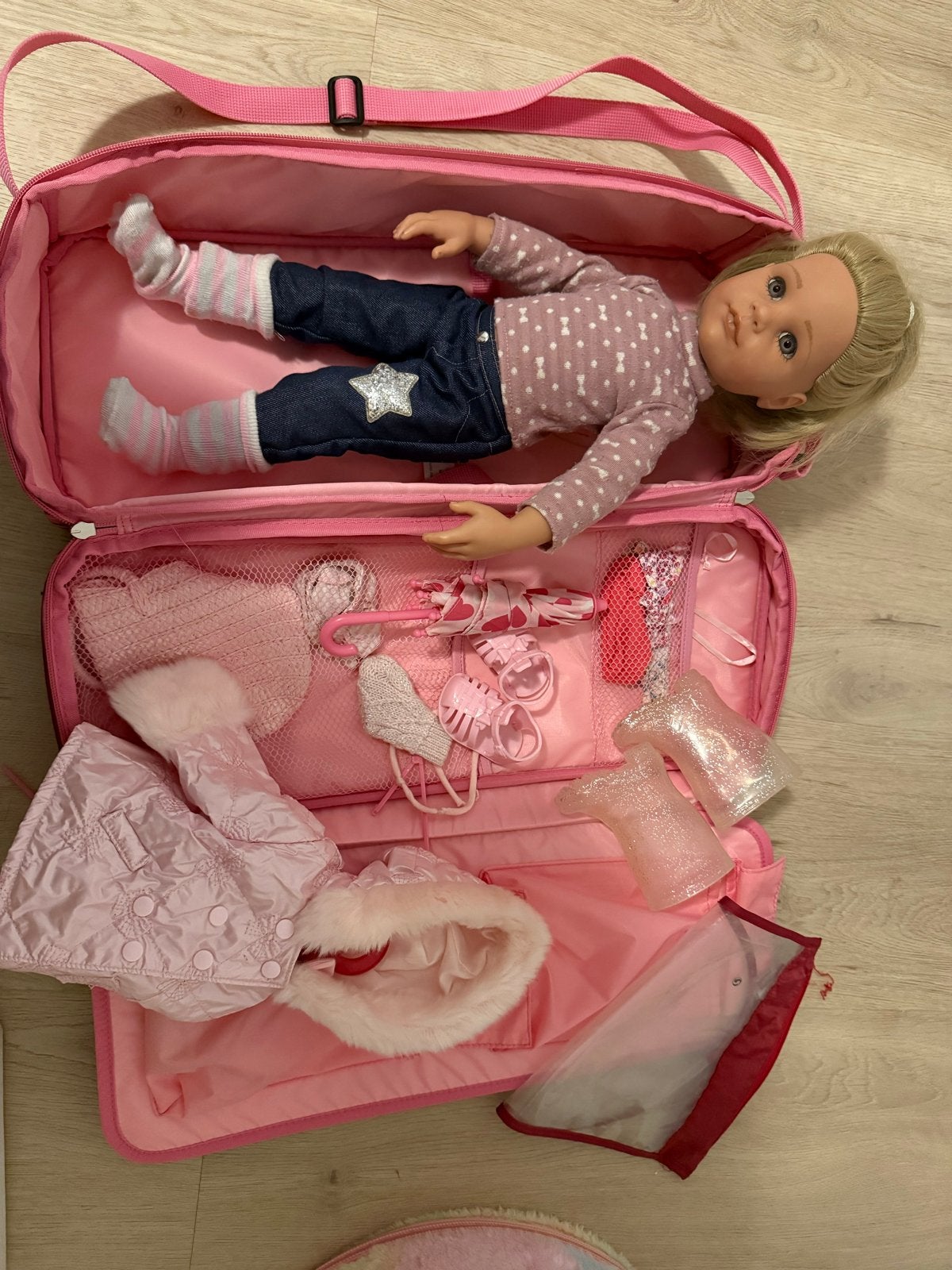Götz pop 46 cm met koffer en veel kleding/accessoires, Ophalen of Verzenden, Gebruikt, Overige typen