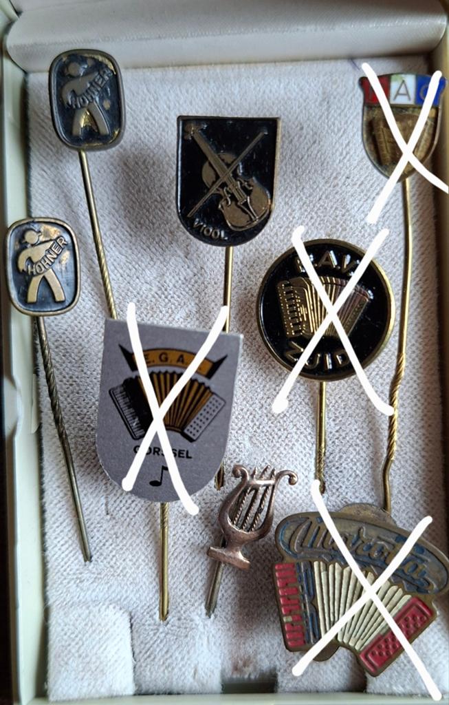 Nog 4 Oude (Accordeon) Speldjes / Pins - Verzameling, Verzamelen, Ophalen of Verzenden