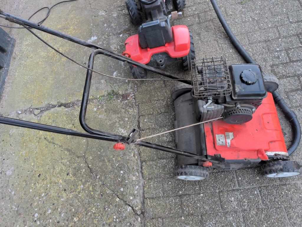 Benzine Verticuteermachine SPS38 - Goed voor gazon, Ophalen, Gebruikt, Benzine