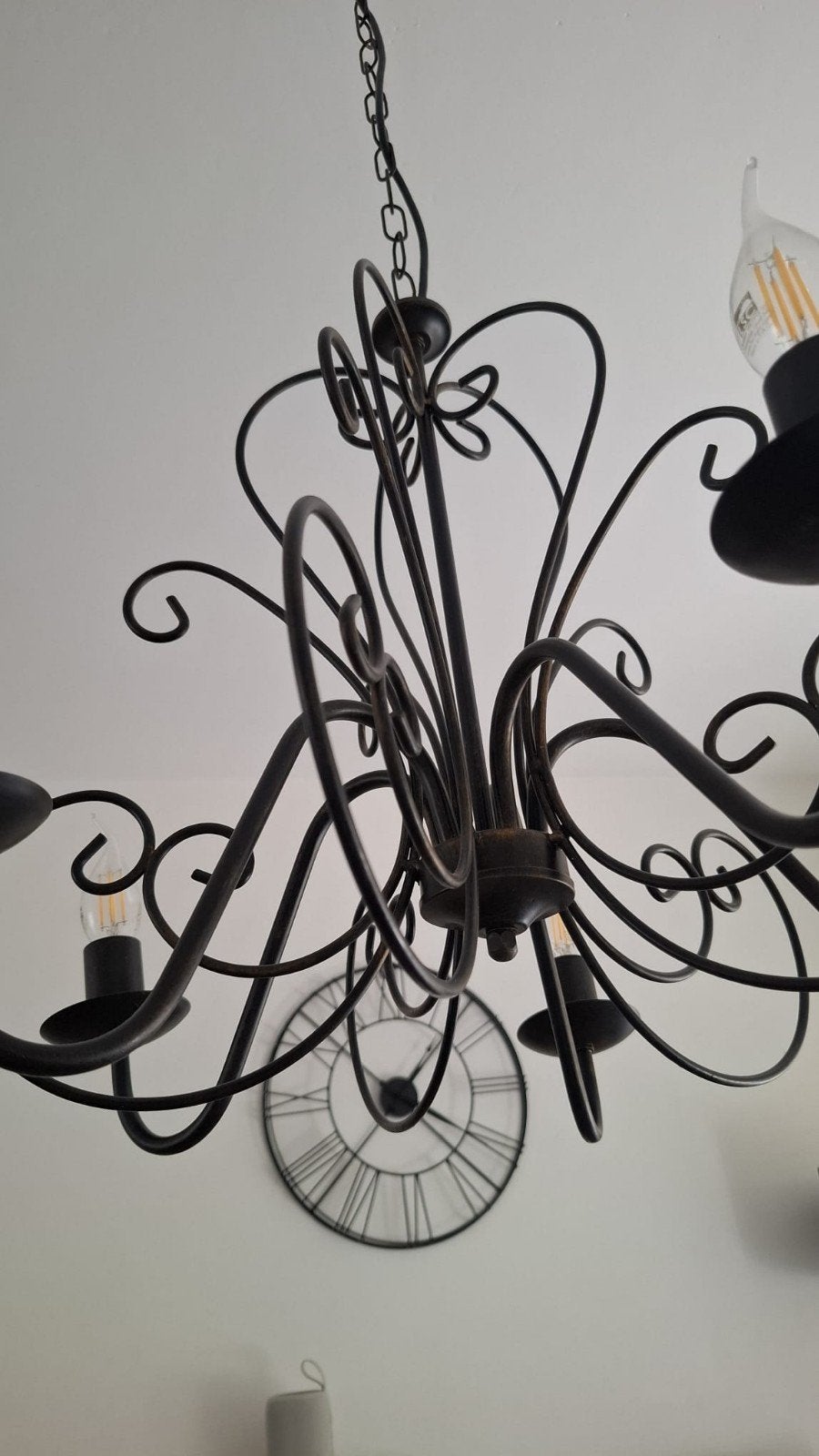 Zwarte metalen kroonluchter met krullen, Ophalen, Gebruikt, E14 (klein), Metaal