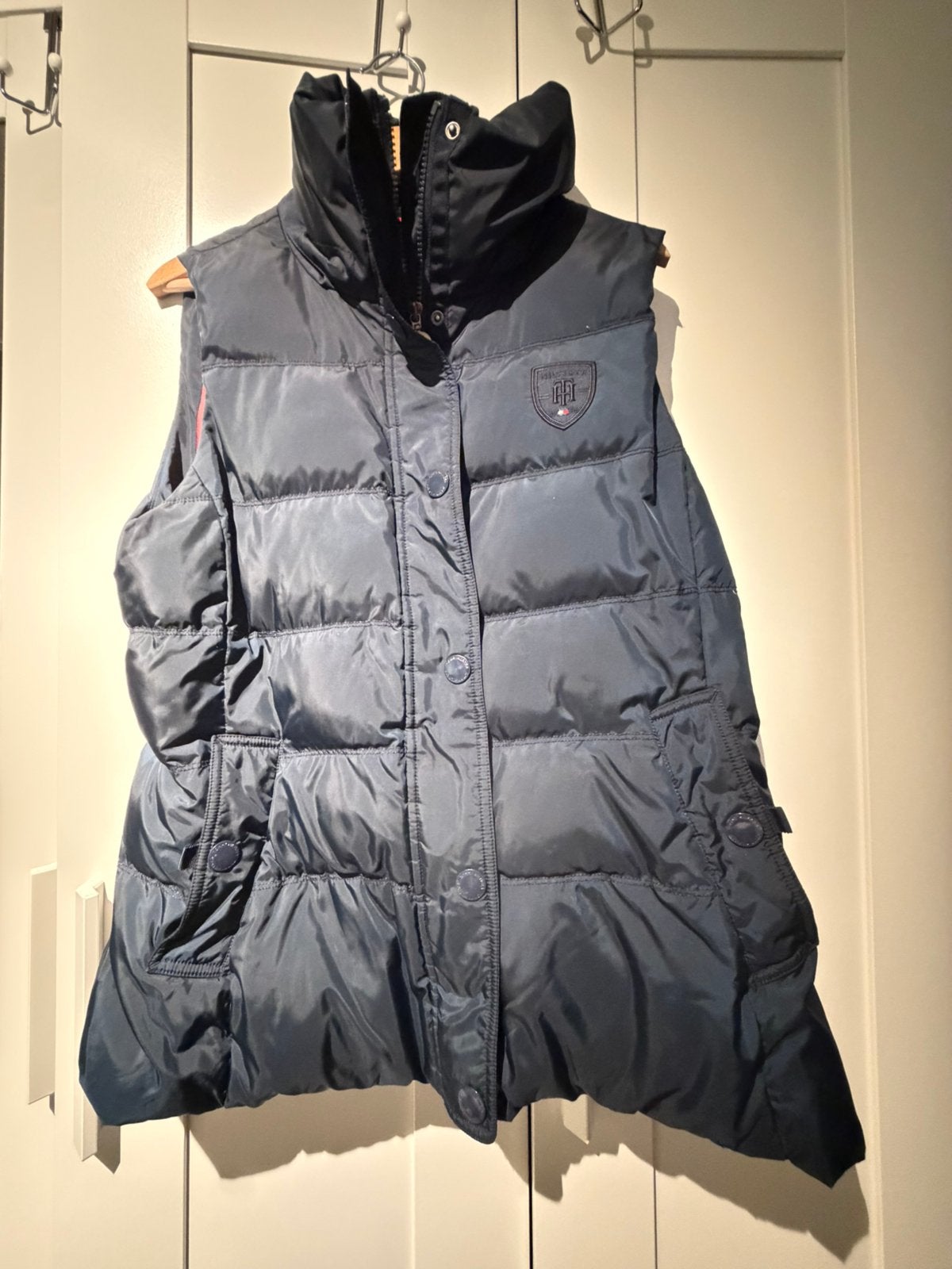 Tommy Hilfiger bodywarmer, Ophalen of Verzenden, Zo goed als nieuw, Maat 42/44 (L), Blauw