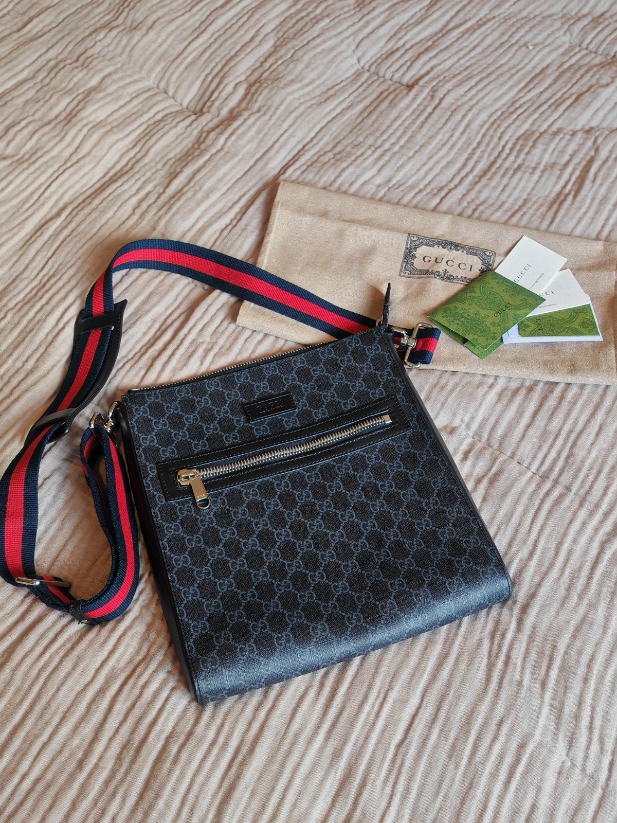 Als nieuw Gucci messenger schouder tas, Sieraden, Tassen en Uiterlijk, Ophalen of Verzenden, Zo goed als nieuw, Zwart