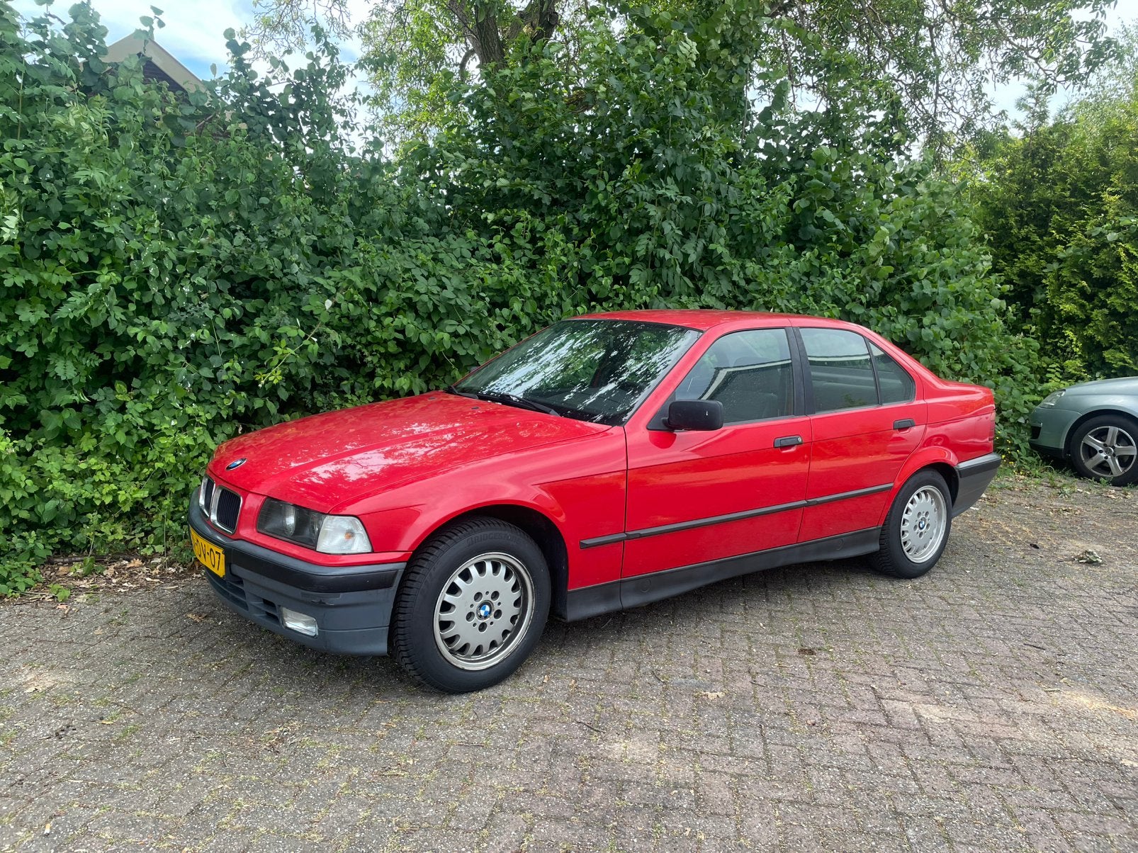 BMW 3-Serie E36 316i 1993 Rood. Apk tot juli 2027, 1596 cc, Achterwielaandrijving, 4 cilinders, Origineel Nederlands