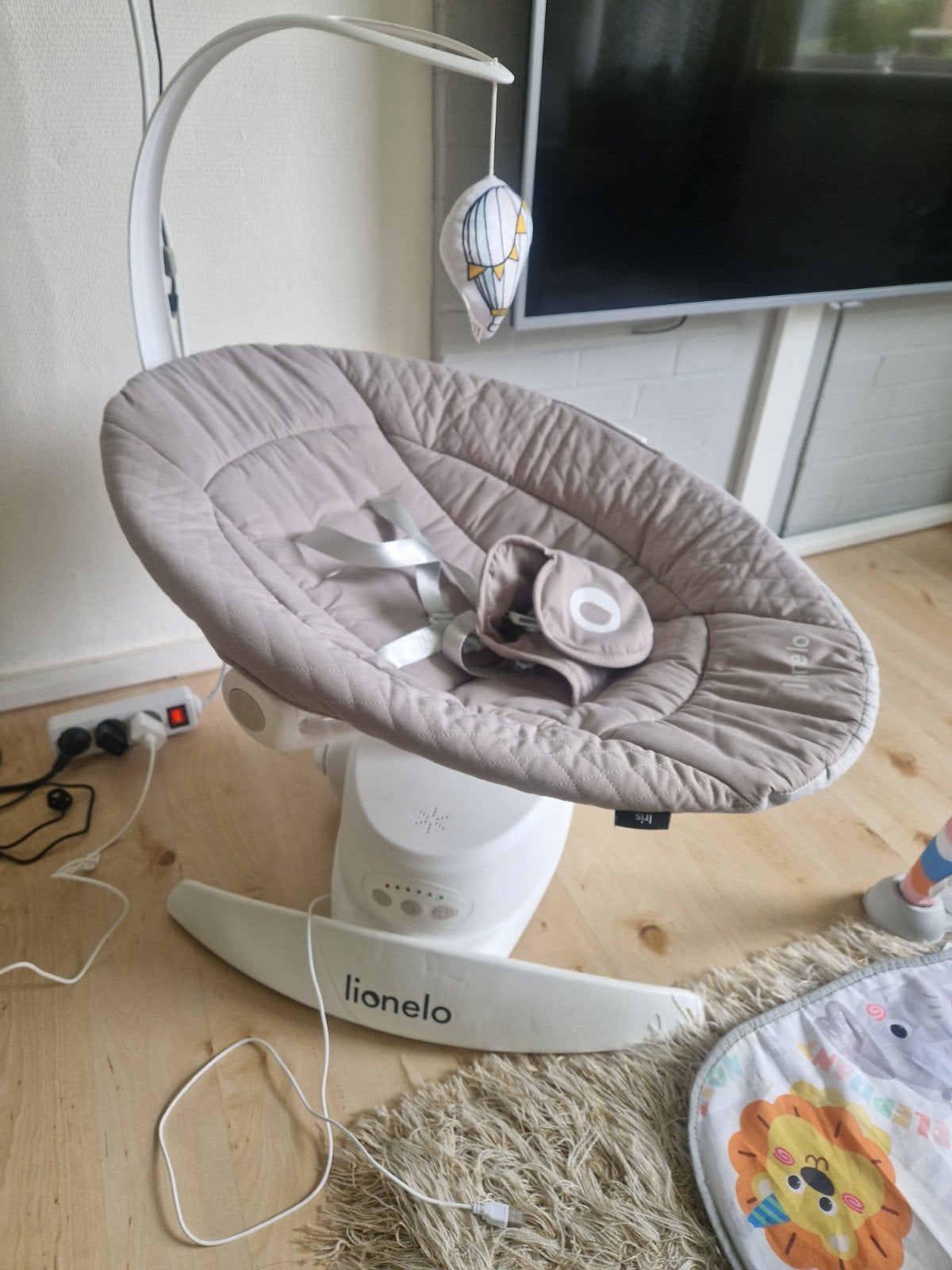 Lionelo Wippertje/Schommelstoel met Muziek en Speeltjes, Ophalen of Verzenden, Zo goed als nieuw