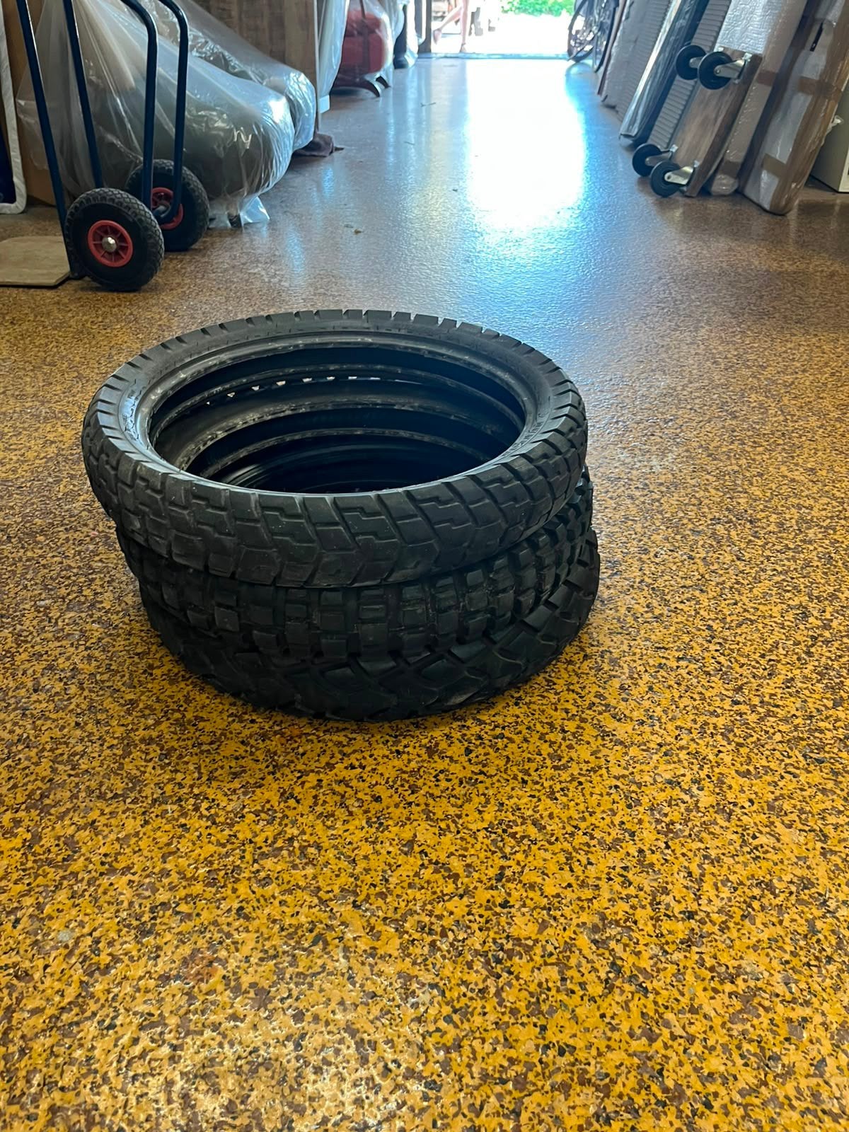 3x achterband Honda MT, Ophalen