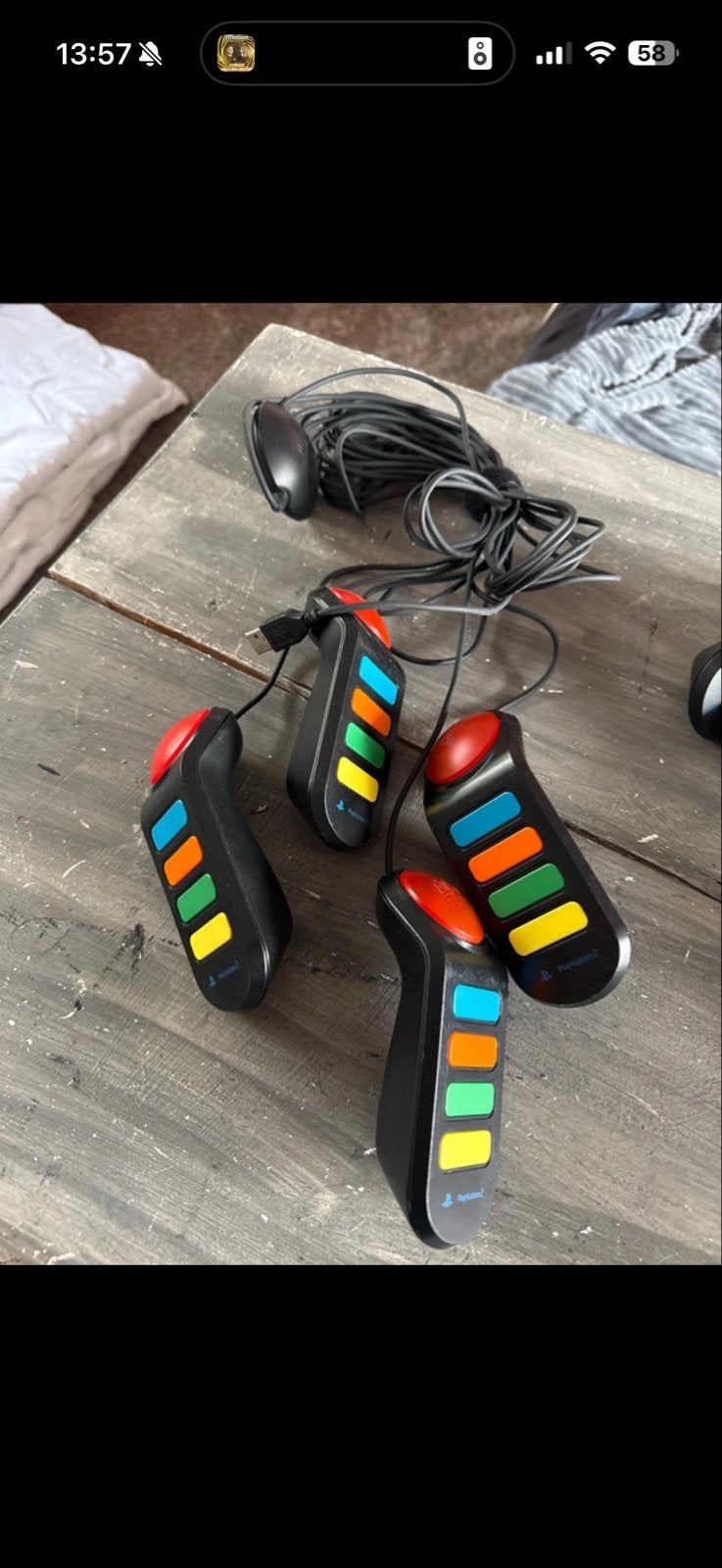Buzz! Quiz Controllers voor PlayStation 2 met USB-hub, Spelcomputers en Games, Ophalen, Gebruikt, Overige genres, Eén computer