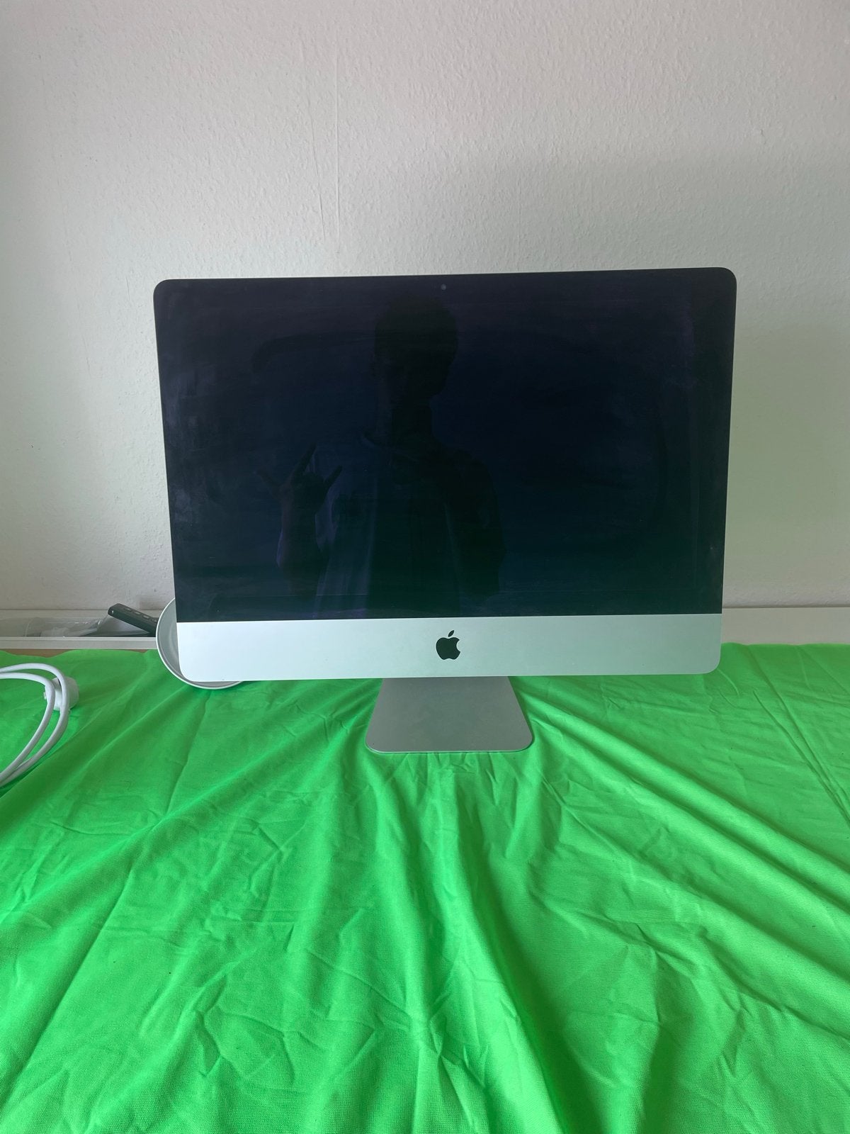 Apple iMac 21.5 inch - Zonder toetsenbord en muis, Computers en Software, Apple Desktops, 2 tot 3 Ghz, IMac, Ophalen of Verzenden