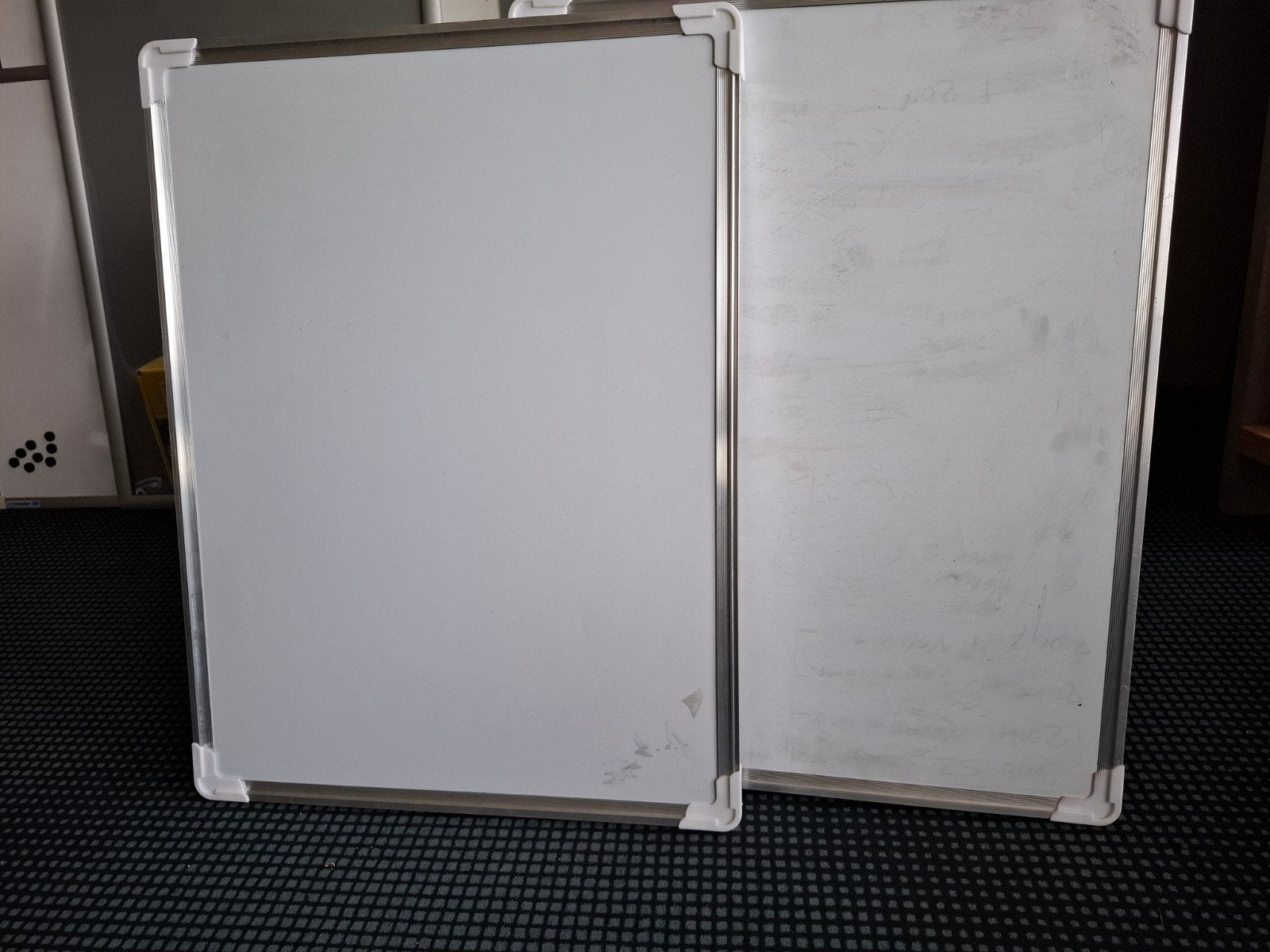 2 whiteboards 61 x 45 cm, Huis en Inrichting, Woonaccessoires | Memoborden, Ophalen