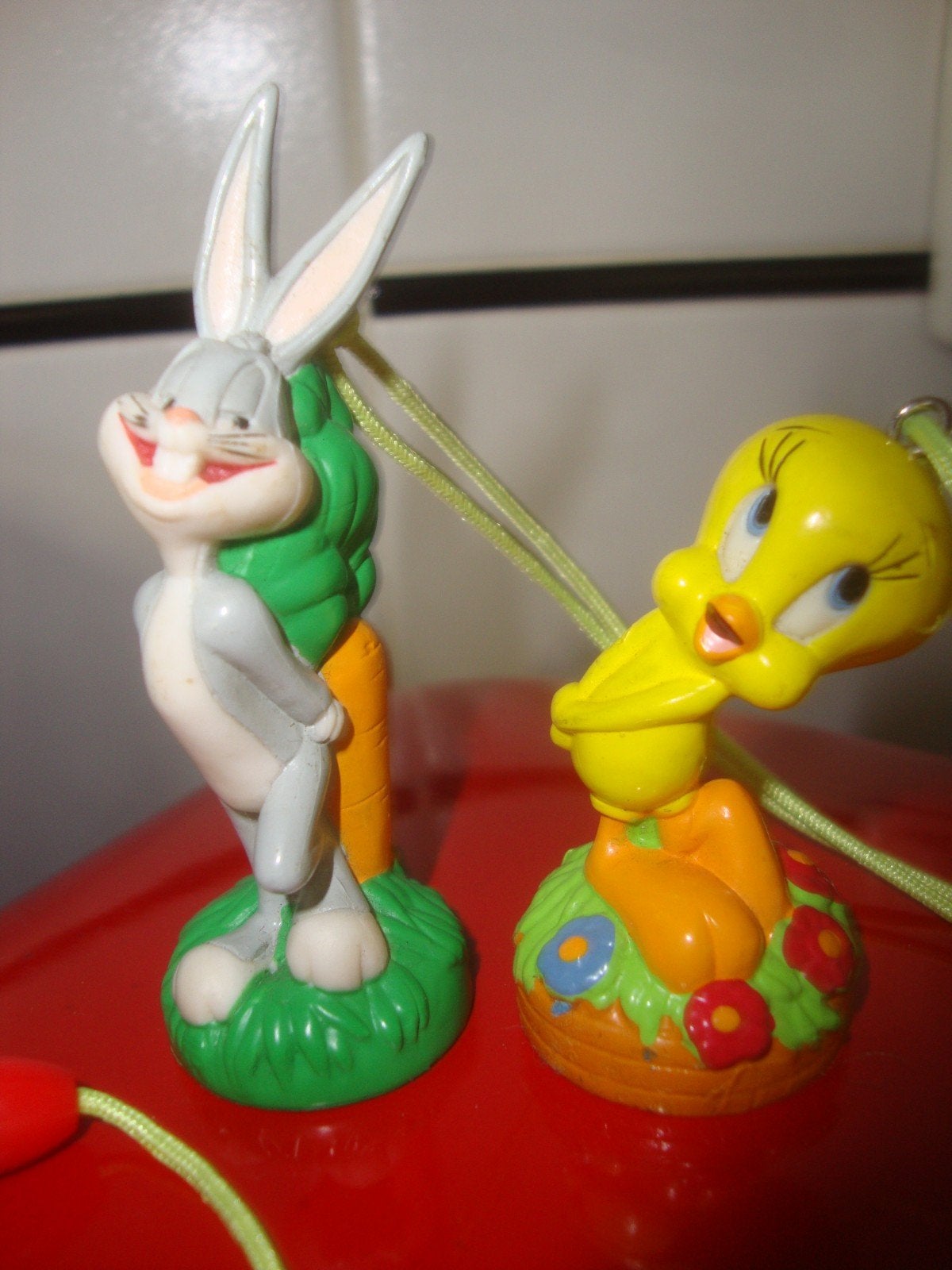 Looney Tunes Bugs Bunny & Tweety Bird ketting - potloodhoude, Ophalen of Verzenden, Looney Tunes, Nieuw, Beeldje of Figuurtje