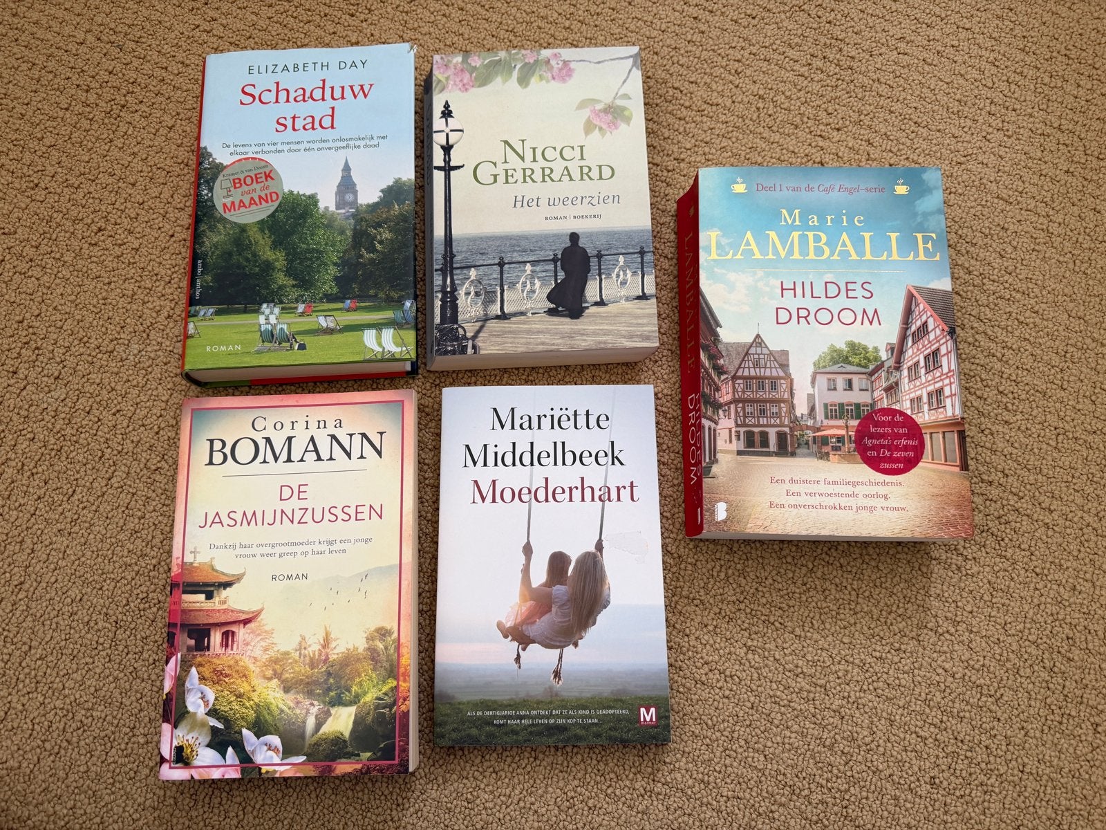 5 romans in nette staat - Elizabeth Day, Corina Bomann e.a., Ophalen of Verzenden, Gelezen